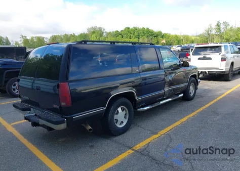 1998 GMC Suburban 1500 Sl z USA, uszkodzony, nr VIN 3GKEC16R7WG502747